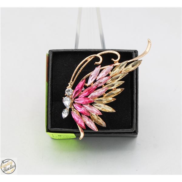 NEW BUTTERFLY BROOCH COLOUR HUES PINK