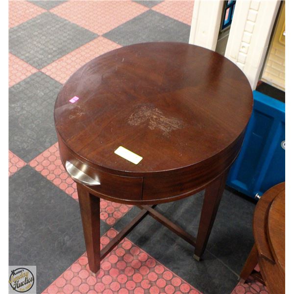 SOLID WOOD END TABLE H-24" WITH DRAWER