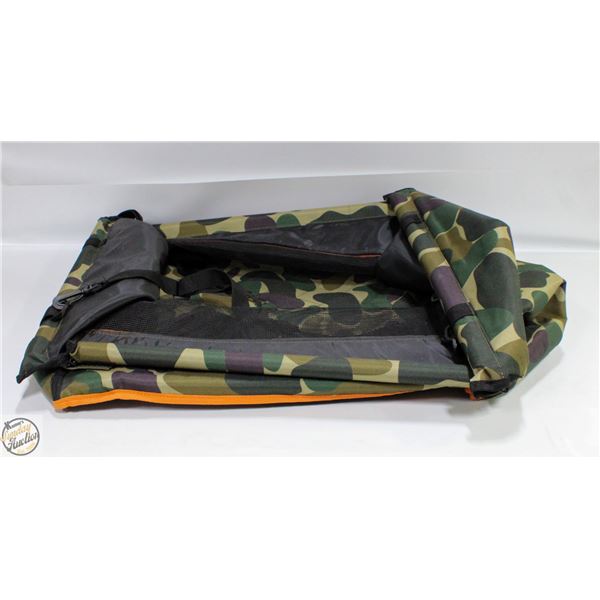 BRAND NEW CAMOFLAUGE DOG CAR SEAT