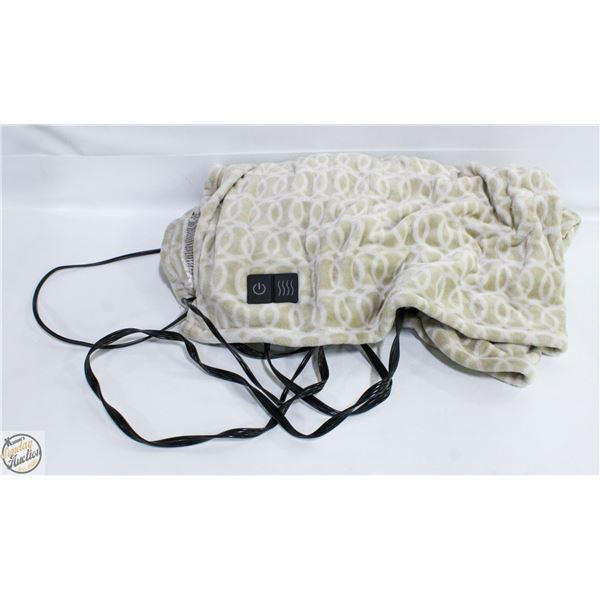 BROOKSTONE HEATED THROW BLANKET