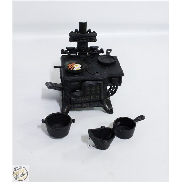 VINTAGE MINIATURE STOVE WITH ACCESSORIES