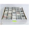 Image 1 : APPROX 5000 HOCKEY CARDS IN BOX
