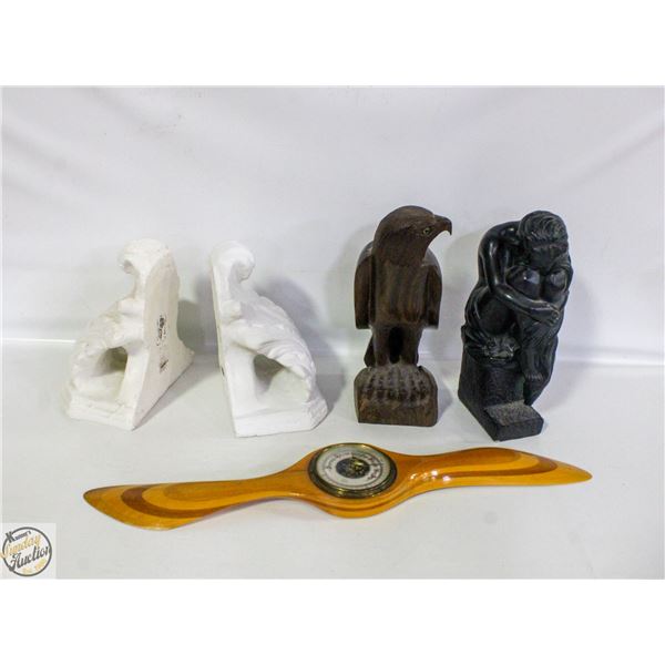 LOT OF DECORATIVE STATUES, DISPLAYS