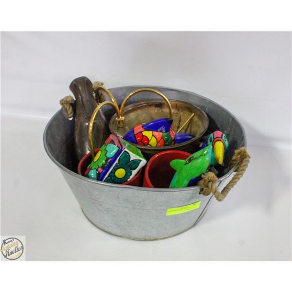 LOT OF VARIOUS DECORS