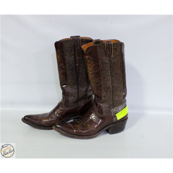 BROWN EMBROIDERY COWBOY BOOTS SIZE 8