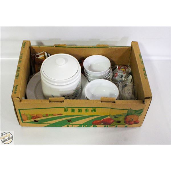 LOT OF VARIOUS KITCHEN DISHES WHITE