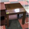 Image 1 : COFFEE TABLE WITH 20"X22"