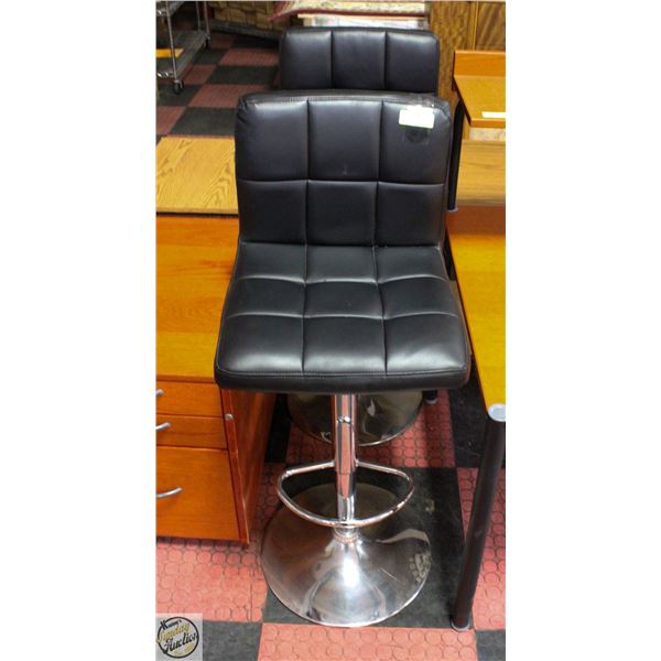 2 BLACK SWIVEL BAR STOOLS ADJUSTABLE 42"