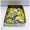 Image 1 : BOX OF ASSORTED LATCH PINS