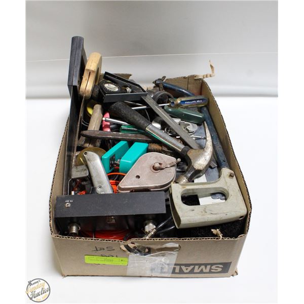 TRAY OF SHOP TOOLS