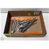 Image 2 : LOT OF METRIC AND IMPERIAL WRENCHES