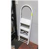 Image 1 : WHITE METAL 3 TIER STEP LADDER