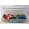 Image 1 : STORAGE TOTE WITH SILK FLOWERS AND OTHER DÉCOR