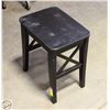 Image 1 : BLACK SOLID WOOD BAR STOOL