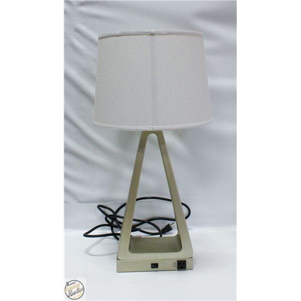 MODERN DESIGN TABLE LAMP WITH CHARGING OUTLET