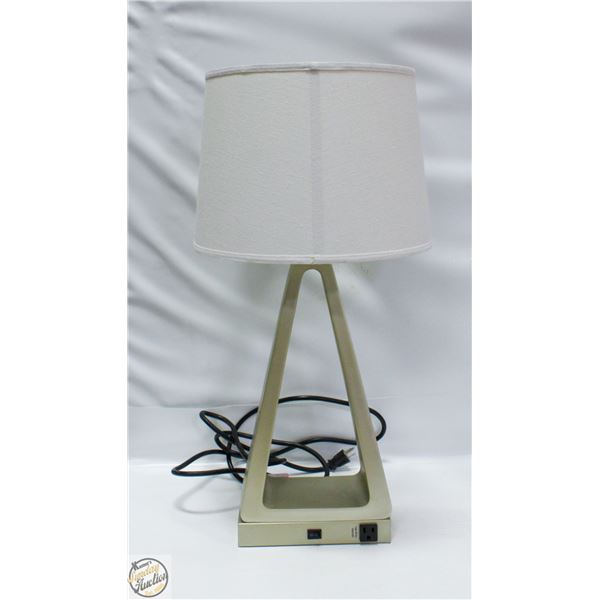 MODERN DESIGN TABLE LAMP WITH CHARGING OUTLET