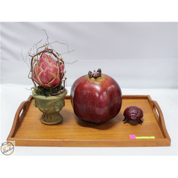 DECORATIVE HOUSEHOLD ITEMS- TRAY LOT ASSORTED