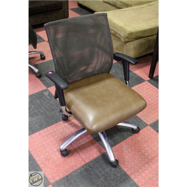 OFFICE CHAIR