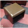 Image 1 : ROLLING LEATHERETTE TOP STORAGE OTTOMAN