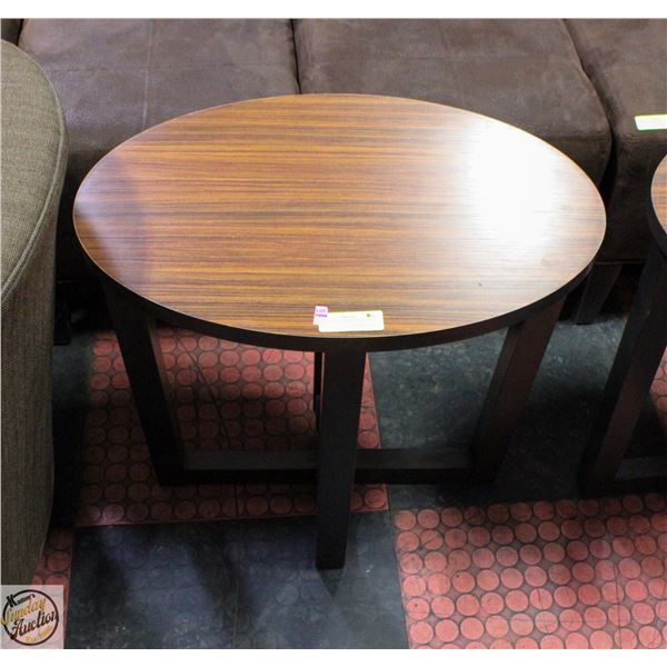 OVAL SIDE TABLE 24" X 16" X 23"