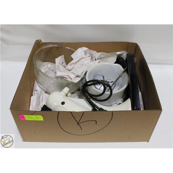 VINTAGE SUNBEAM MIXMASTER W/BOWLS & ATTACH.