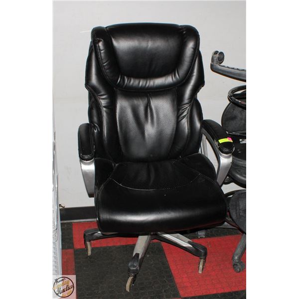 LEATHERETTE OFFICE CHAIR HAS SOME RIPPING