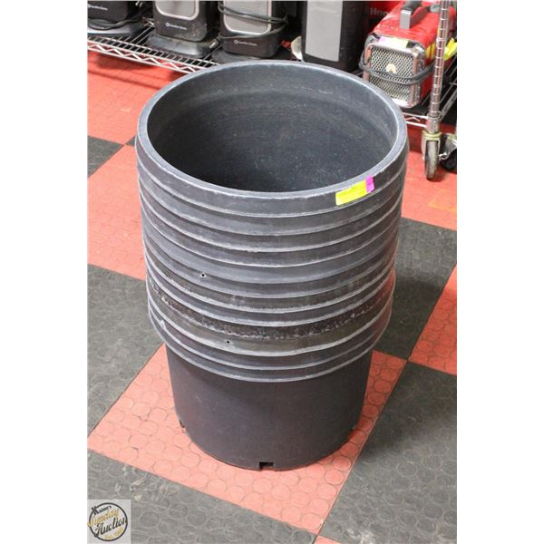 12 LARGE SIZE PLANTER POTS