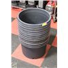 Image 1 : 12 LARGE SIZE PLANTER POTS