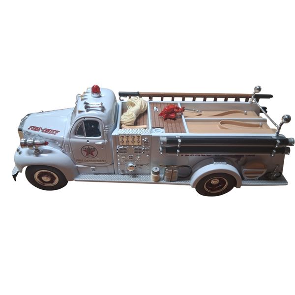 NIB Texaco die cast fire chief 1960 Mack truck made by First Gear, box 10"