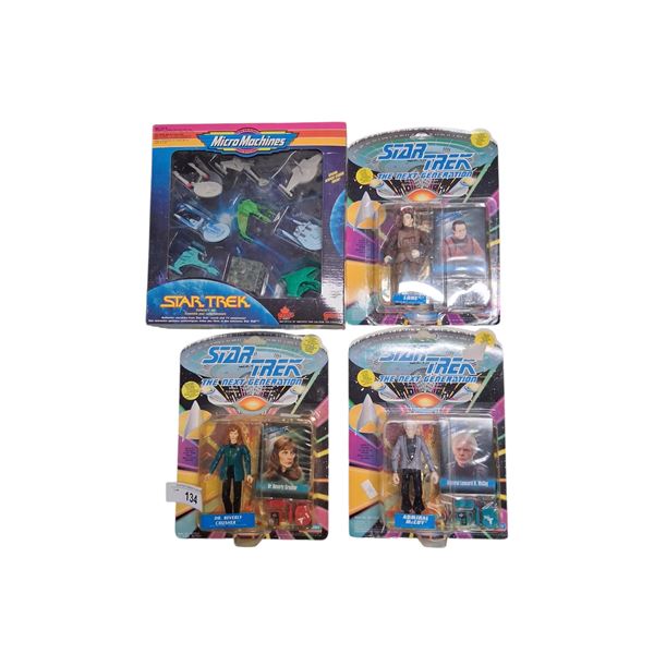 2 vintage Star Trek action figures and kit with ships