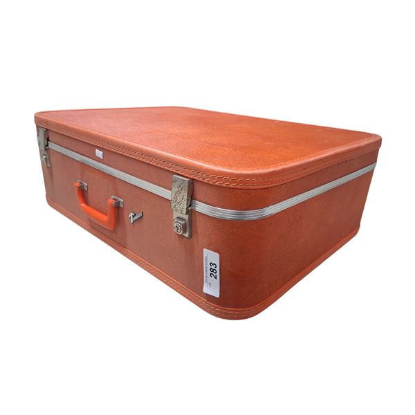 Sharp looking Travelgard MCM suitcase in nice condition 24"x18"x8.5"