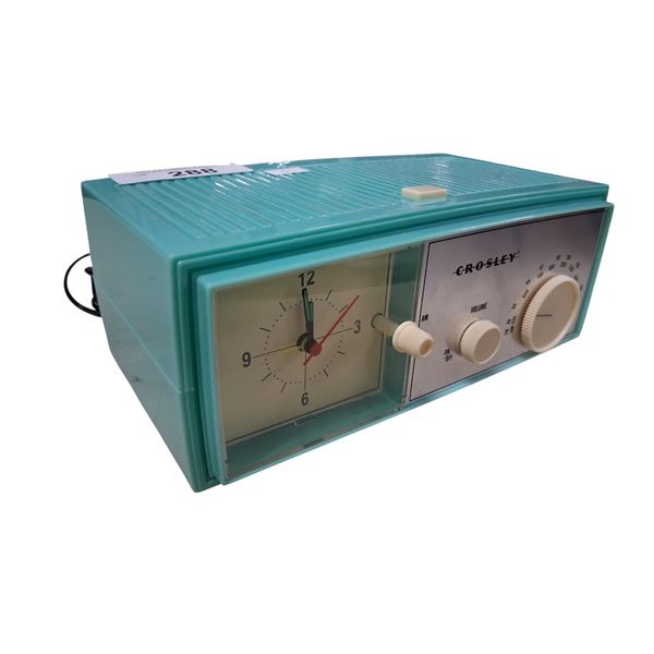 Vintage style turquoise Crosley radio