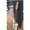 Image 5 : Fender Precission electric bass with case MIM
