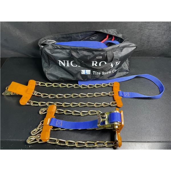 Set of 4 Tire Snow Chains - Large Size/Universal Anti-Slip Tire Snow Chains - New
