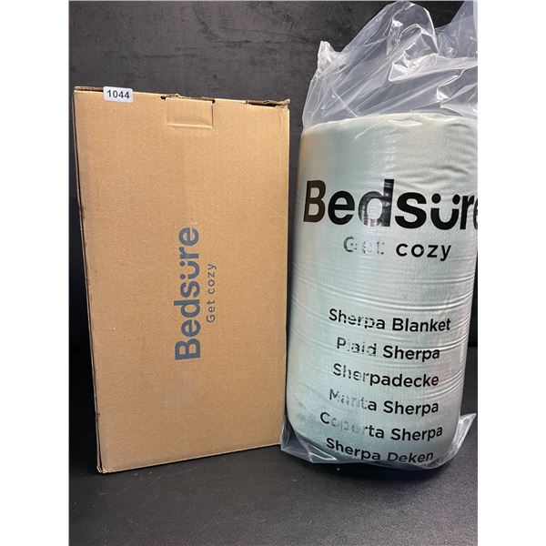 Bedsure Gentlesoft Sherpa Twin Size Blanket (60" x 80") Grey - New in Box