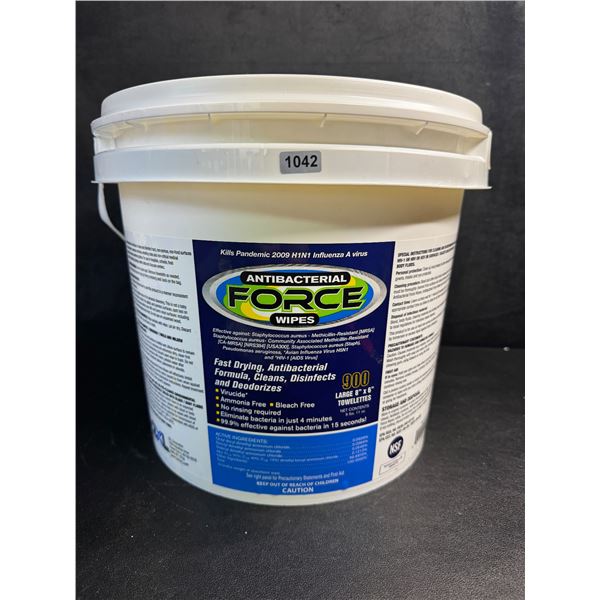 Bucket of 900 Antibacterial Force Wipes; Fast-Drying (Large 8" x 6" Wipe Size) Cleans/Disinfects New