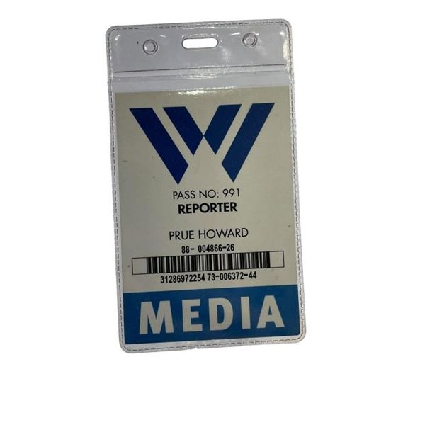 Batman - Justice League (2017) - Reporter Media Badge Prue Howard