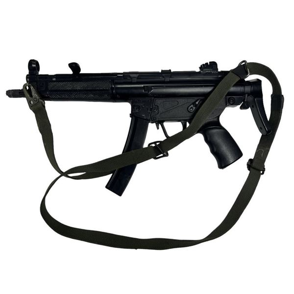 The Man in the High Castle (2015-2019) - John Smith (Rufus Sewell) Heckler & Koch MP5A3