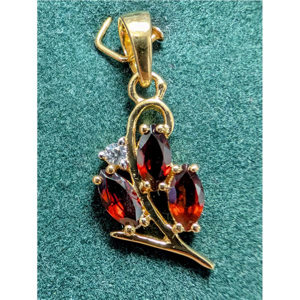 SILVER NATURAL GARGET (APP 1.5CT) PENDANTS