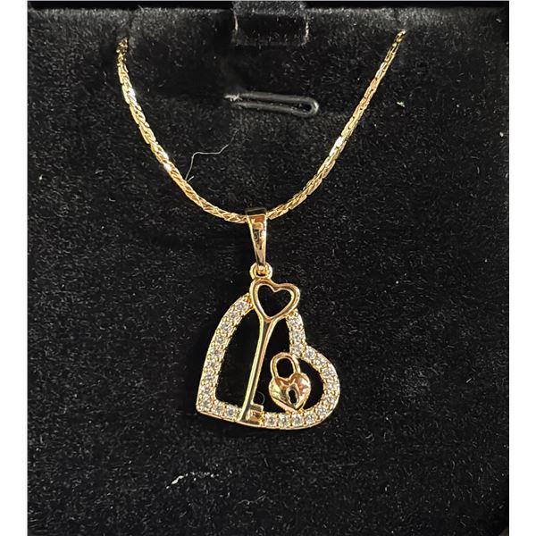 *NEW* 18K GOLD PLATED 26 MM SIMULATED DIAMOND (CZ) KEY TO MY HEART NECKLACE: 19" CHAIN