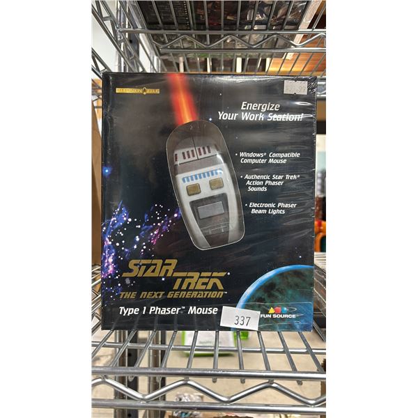 1997 STAR TREK THE NEXT GENERATION TYPE 1 PHASER MOUNT IN ORIGINAL SEALED BOX