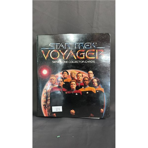 BINDER OF ASSORTED STAR TREK: VOYAGER COLLECTOR CARDS