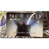 Image 3 : ASSORTED X-FILES BOOKS & 4" X 6" POSTCARDS
