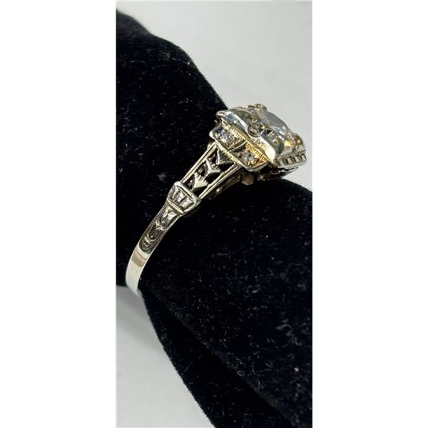 ANTIQUE 18K (2.36G) WHITE GOLD DIAMOND (0.64CT) LADIES RING, SIZE 5, OF CLASSIC EDWARDIAN DESIGN