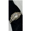 Image 2 : ANTIQUE 18K (2.36G) WHITE GOLD DIAMOND (0.64CT) LADIES RING, SIZE 5, OF CLASSIC EDWARDIAN DESIGN