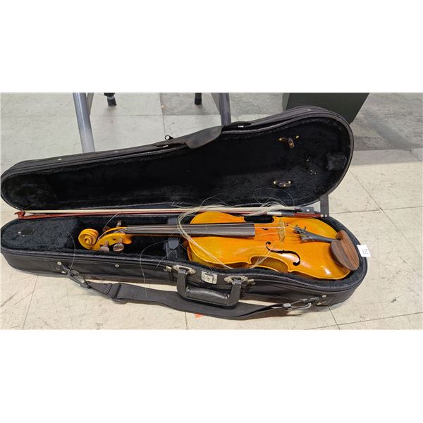 VIOLIN W/ BOW & HARDSHELL CASE - MARKED "COPY OF JACOBUS STAINER"