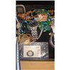 Image 4 : MISC. COSTUME JEWELRY