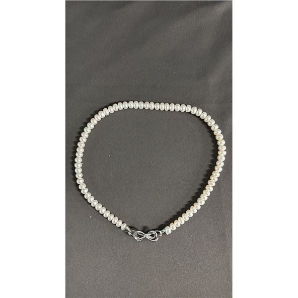 *NEW* FRESHWATER PEARL BUTTERFLY BOW NECLACE