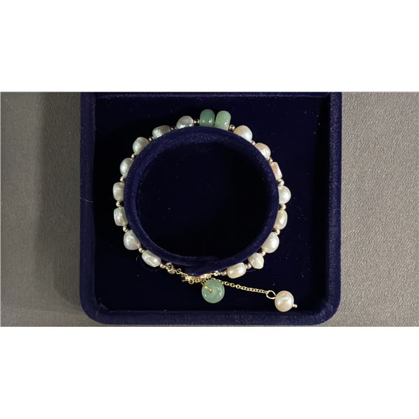 *NEW* FRESHWATER PEARL & GREEN JADE TOGGLE CLASP BRACELET