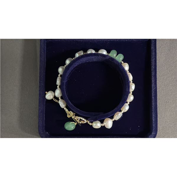 *NEW* FRESHWATER PEARL & GREEN JADE TOGGLE CLASP BRACELET